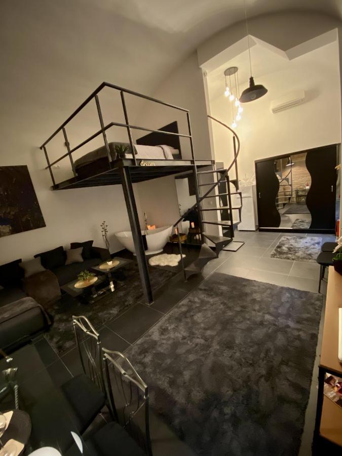 Kiraly Street , Stylish Apartment Budapest Bagian luar foto